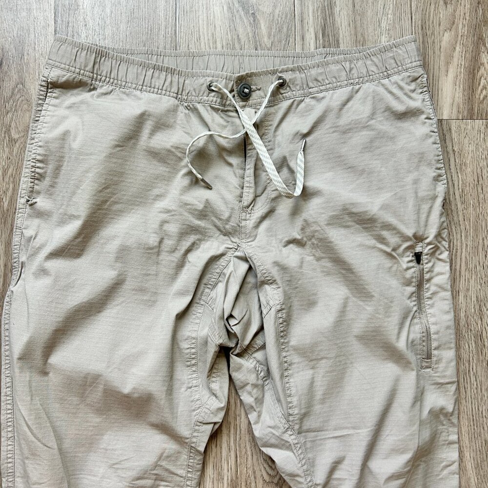 Vuori Men's Ripstop Pants in Sesame Beige 32" Size L/XL - Picture 4 of 12